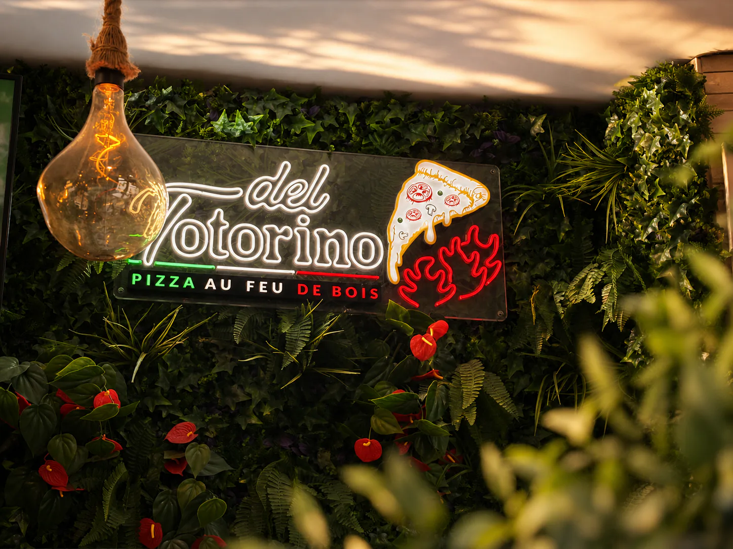 Del Totorino la pizza au feu de bois — le décor